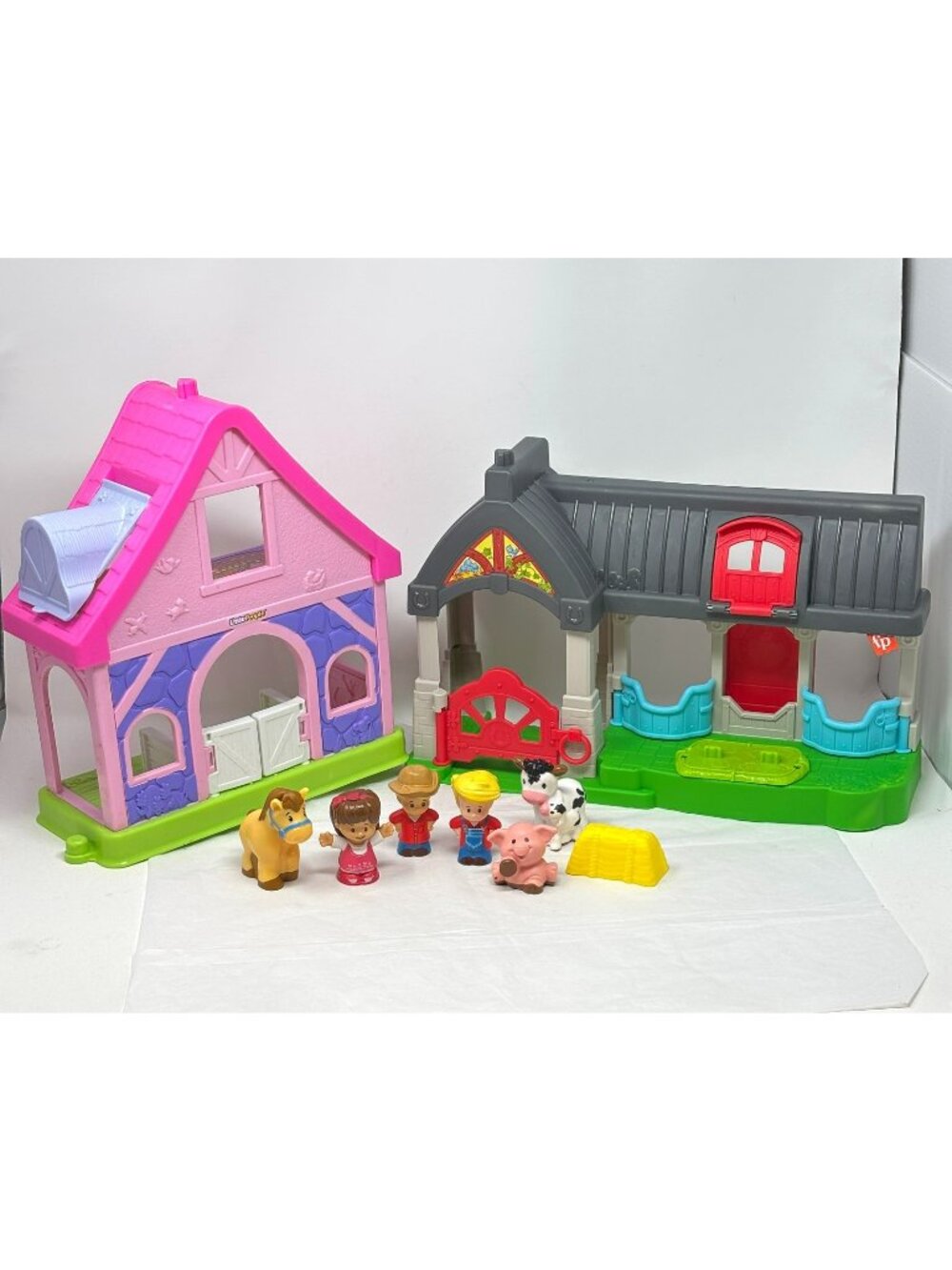 FISHER-PRICE Little People Mia's Pink Farmhouse Friendly Horses Stable Lot